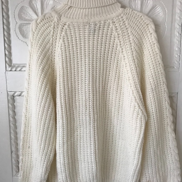 Vintage White Turtle Neck Sweater - Picture 2 of 3